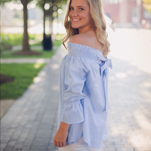 Off the shoulder blue and white top! Bow in back! - Picture 2 of 5